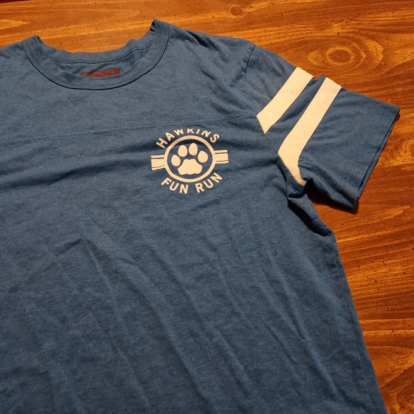 STRANGER THINGS T-SHIRT - Large // Netflix TV Sport Jersey Athletic tee shirt - Picture 5 of 9